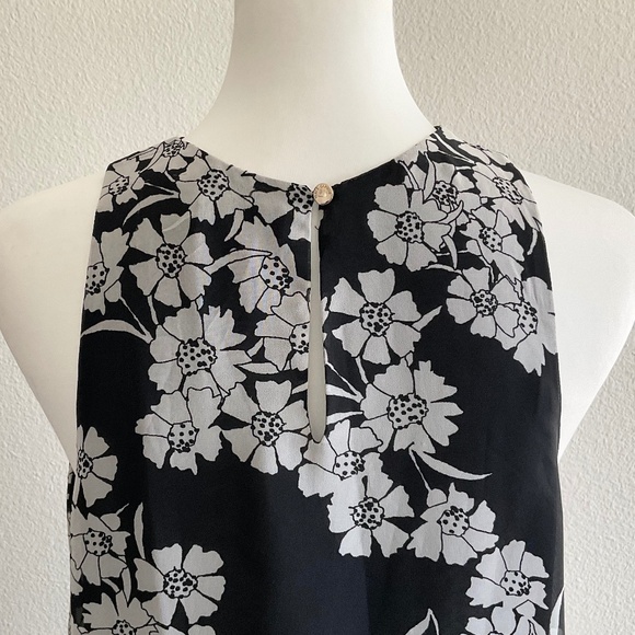 VINCE CAMUTO Sleeveless Top Size Small - Picture 7 of 10
